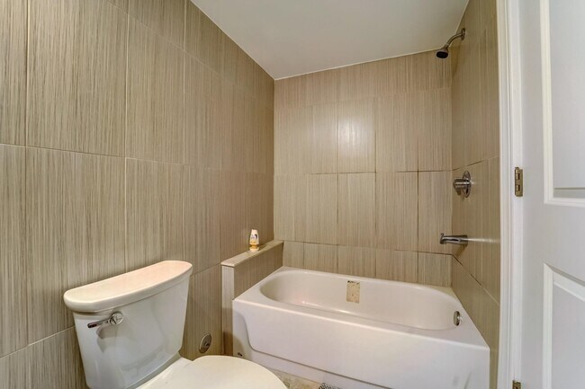 Building Photo - 2765 John F. Kennedy Blvd