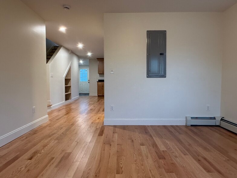 Building Photo - 35 Grant St