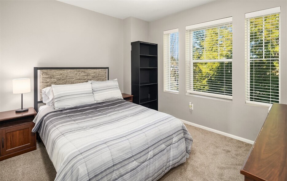 Building Photo - 1903 112th Pl SE