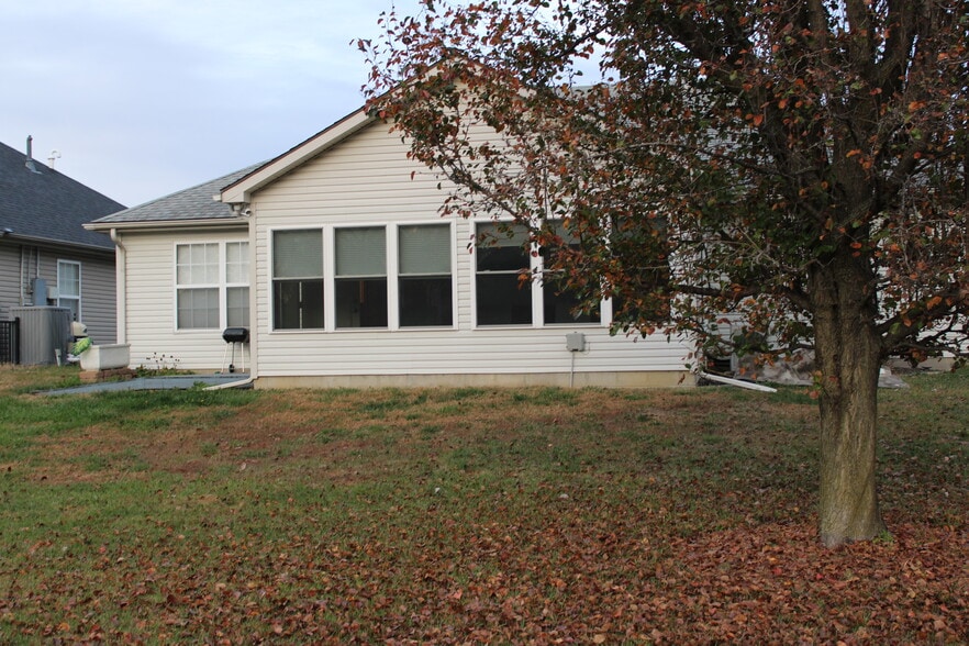 Building Photo - 9728 Clippinger Rd