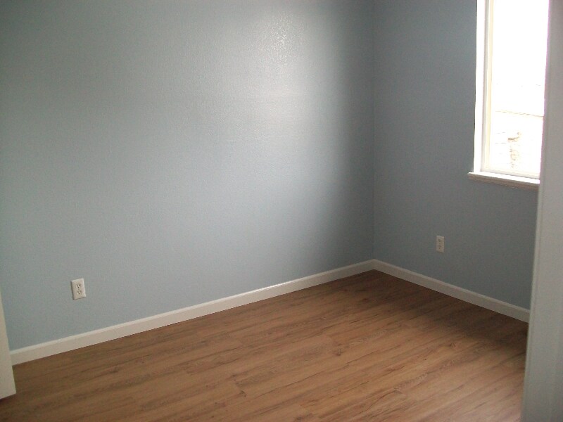 Building Photo - 4448 Lake Mead Dr