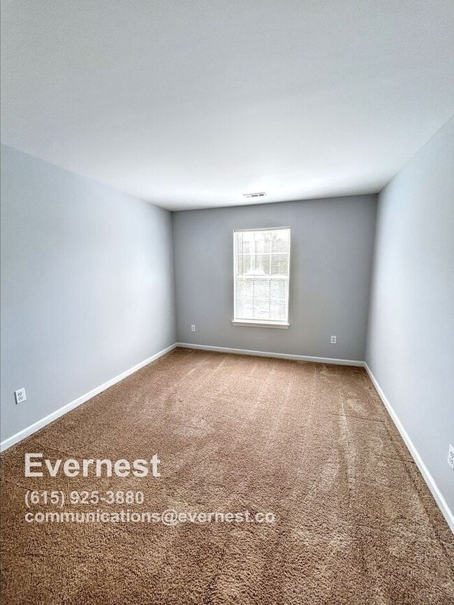 Building Photo - Spacious 4-Bedroom Home with Modern Featur...