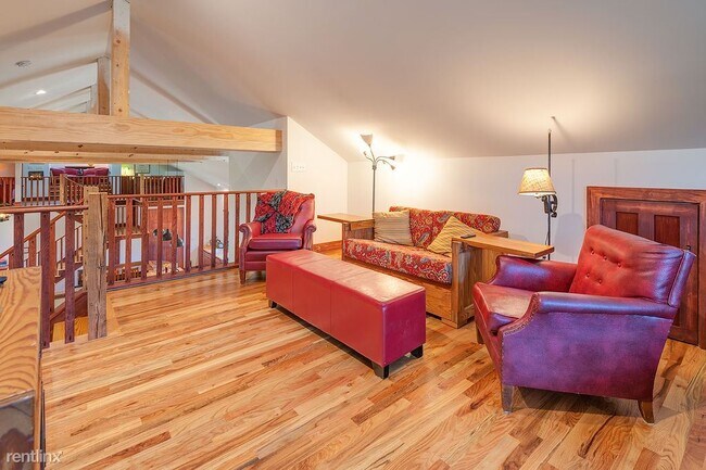 Building Photo - 4 br, 3.5 bath House - 351 Beaverdam Loop ...