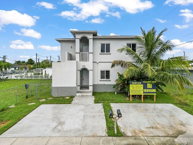 Building Photo - 1514 NW 5th Ave