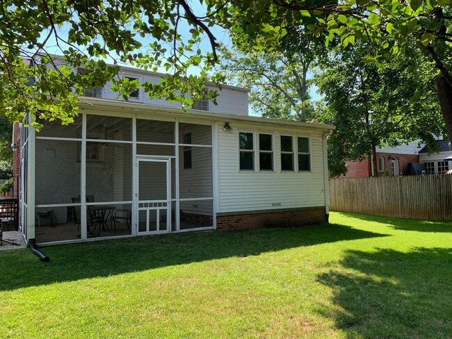 Building Photo - 9511 Singleton Dr