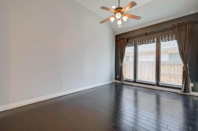 Building Photo - 5422 Linden Rose Ln