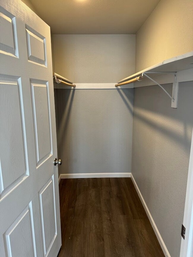 Building Photo - 324-326 W Coral Dr