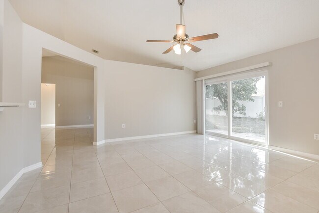 Building Photo - 1523 Golden Poppy Ct