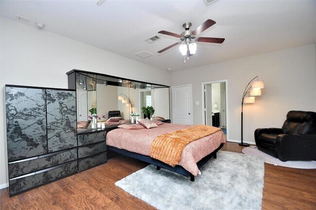 Building Photo - 6027 Opal Crest Ln