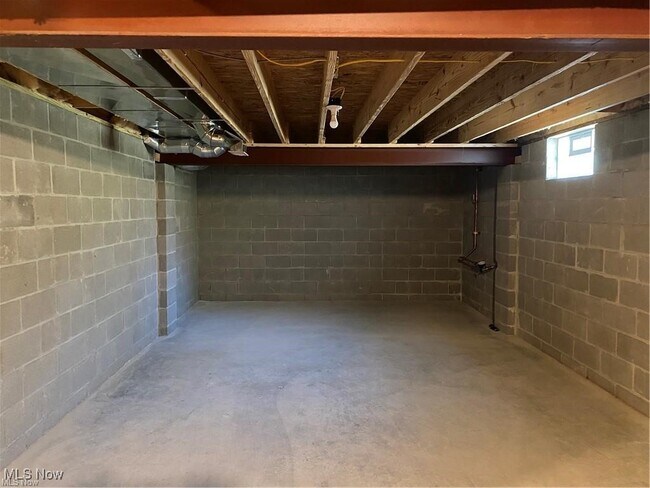 Building Photo - 24 Hawks Lndg