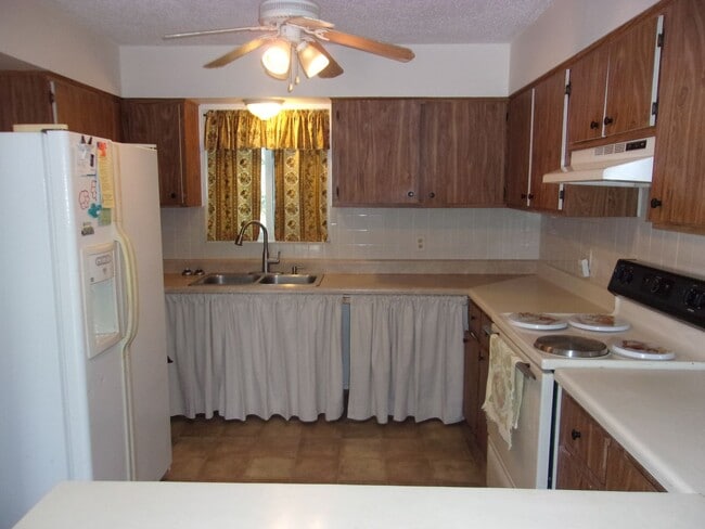 Building Photo - Adorable 2 Bedroom 1 Bath in Brooksville
