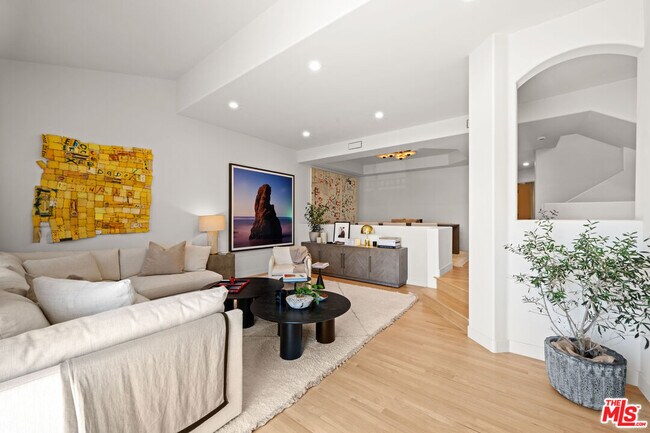 Building Photo - 6475 Zuma View Pl