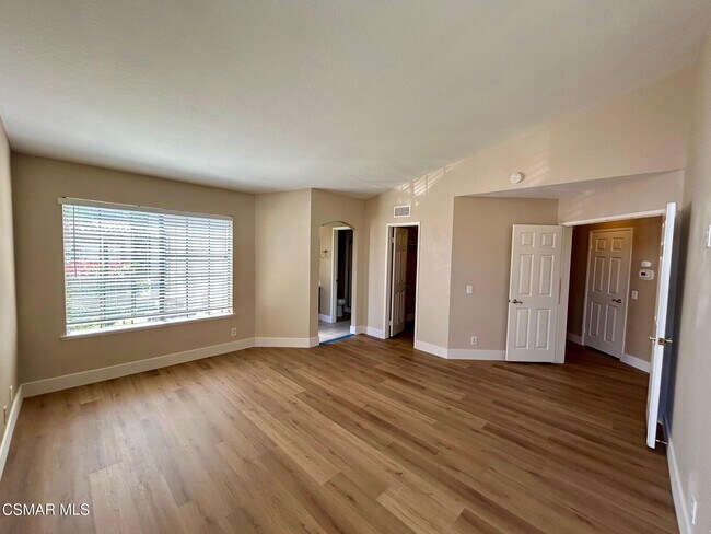 Building Photo - 408 Country Club Dr