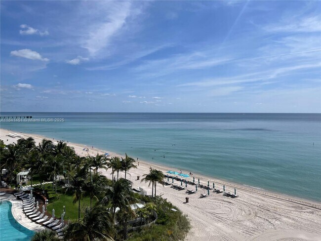 Building Photo - 15645 Collins Ave