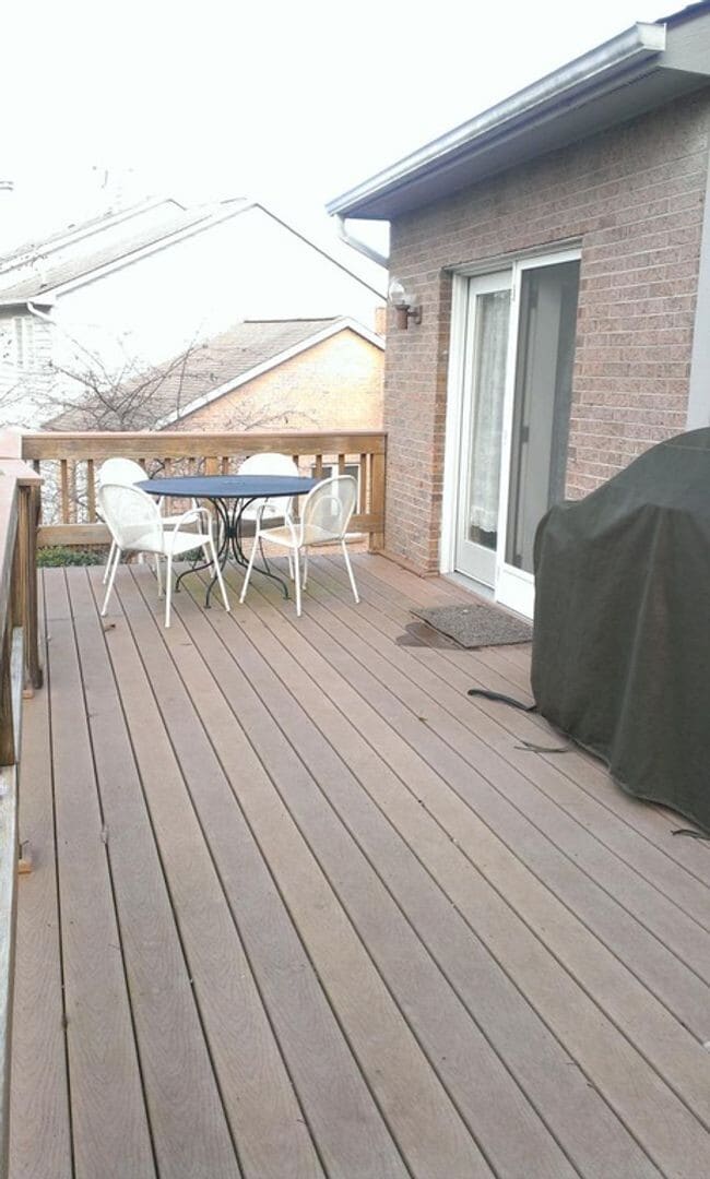 Building Photo - Woods Edge End Town Home with 2 Car Garage - Rent TBD