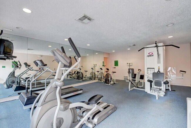 Building Photo - 3 Royal Palm Way