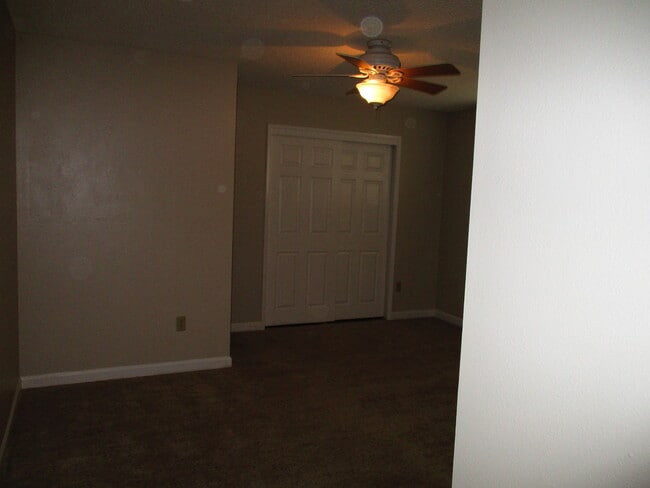 Building Photo - Wow!! 2 Master Suites