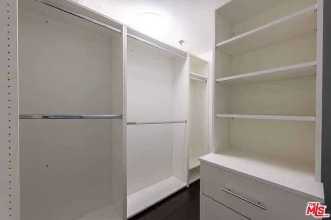 Building Photo - 10660 Wilshire Blvd