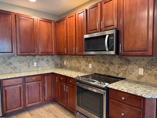 Building Photo - Elkhorn Home For Rent In Quiet Neighborhood