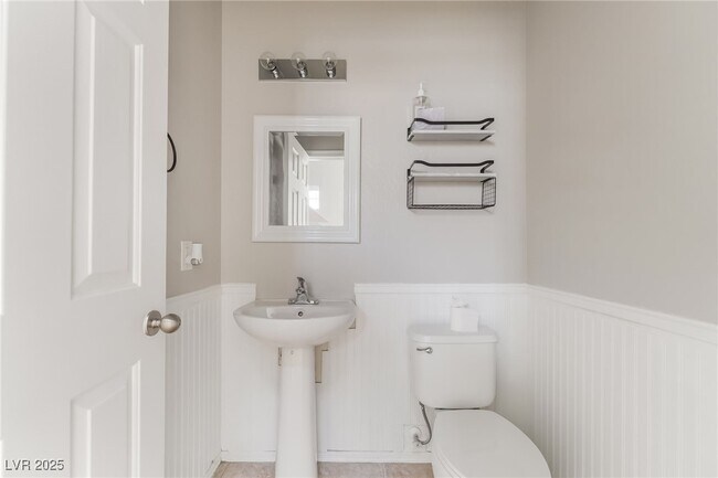 Building Photo - 9014 Salvatore St