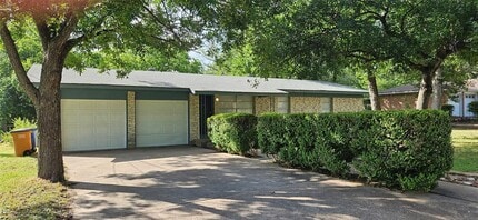 Building Photo - 11307 Hilltop St