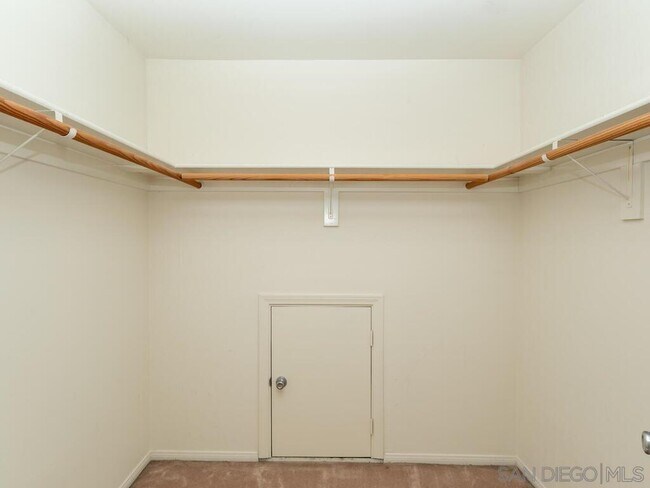 Building Photo - 8152 Zealand Way