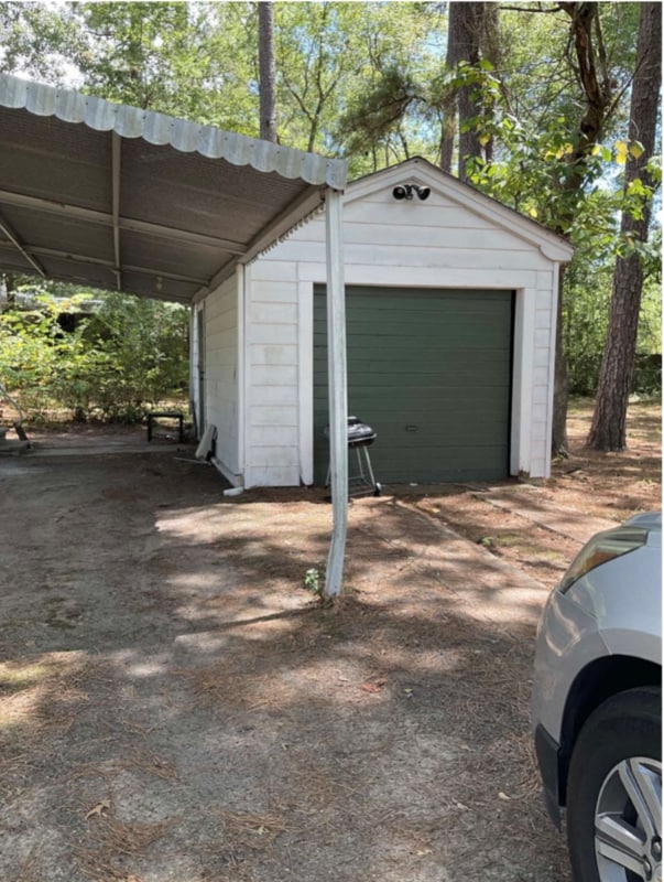 Building Photo - 404 Vivion St