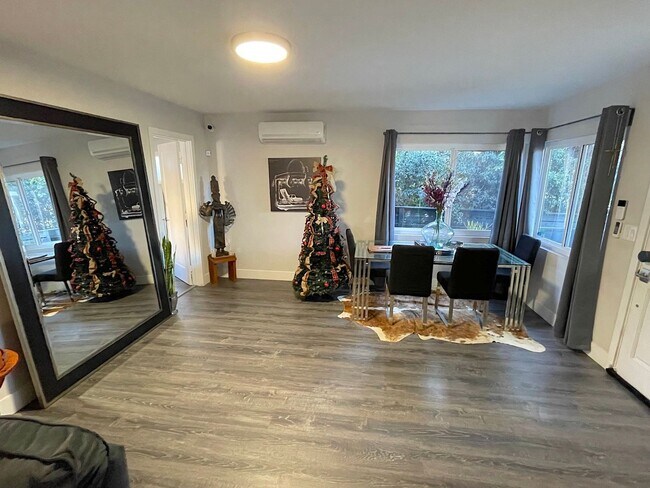 Building Photo - Newly Remodeled Home with HUGE Fenced Yard