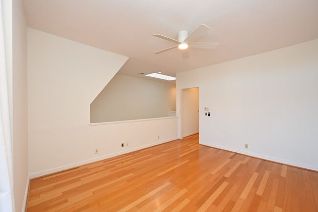 Building Photo - **PERFECTLY SITUATED TOWNHOME IN GREEN HIL...