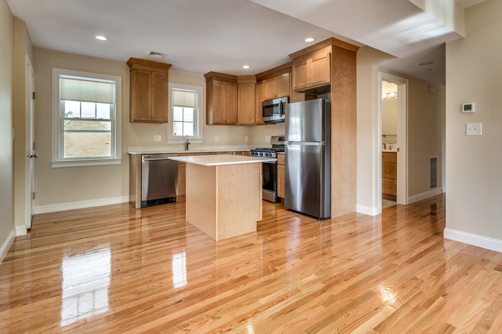 Building Photo - 249 Washington St