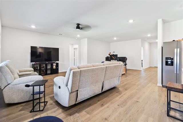 Building Photo - 103 Mapleoak Dr