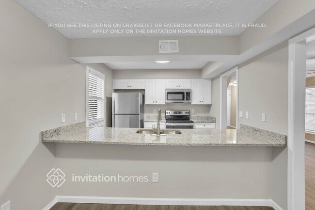 Building Photo - 755 Mountain View Dr