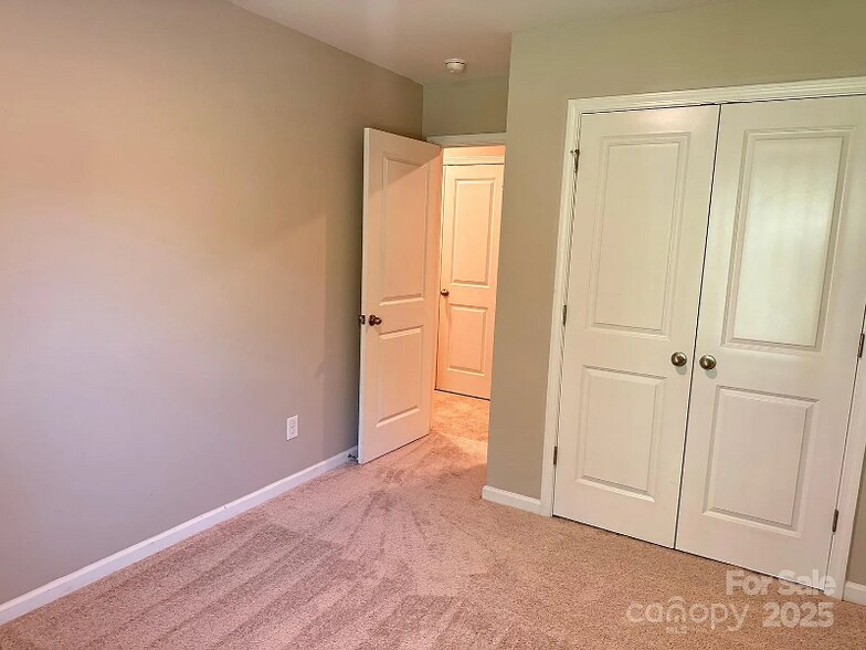 Building Photo - 6029 Guildford Hill Ln