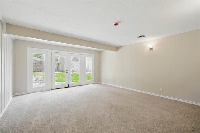 Building Photo - 10700 Beinhorn Rd