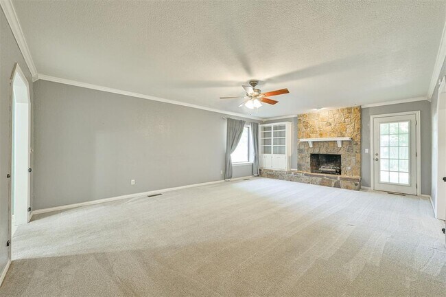 Building Photo - 8720 Raven Ave