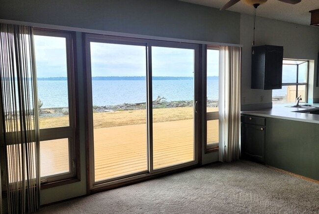 Building Photo - 5507 Haida Way