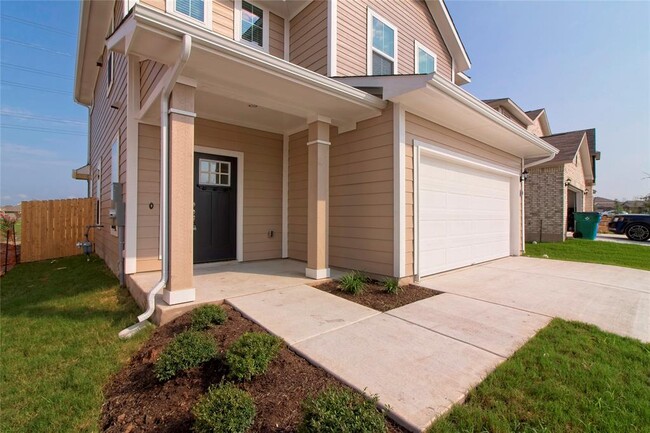 Building Photo - 6501 Wolf Pack Dr