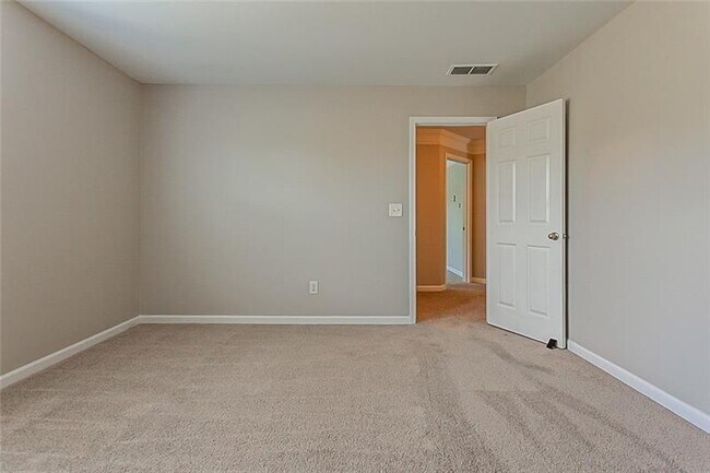 Building Photo - 3035 Whittier Way