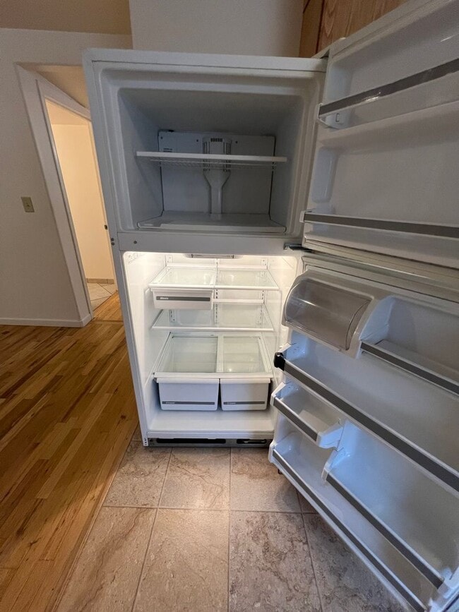 Building Photo - 1-2 Bedroom 1 Bath House with Garage, Newl...