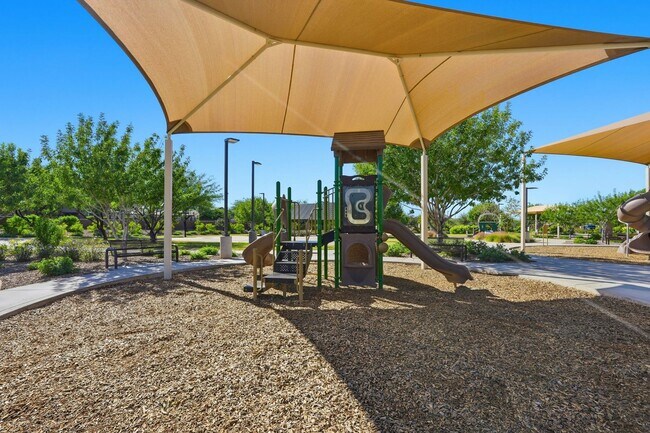 Building Photo - Gated Community Amazing ameneties