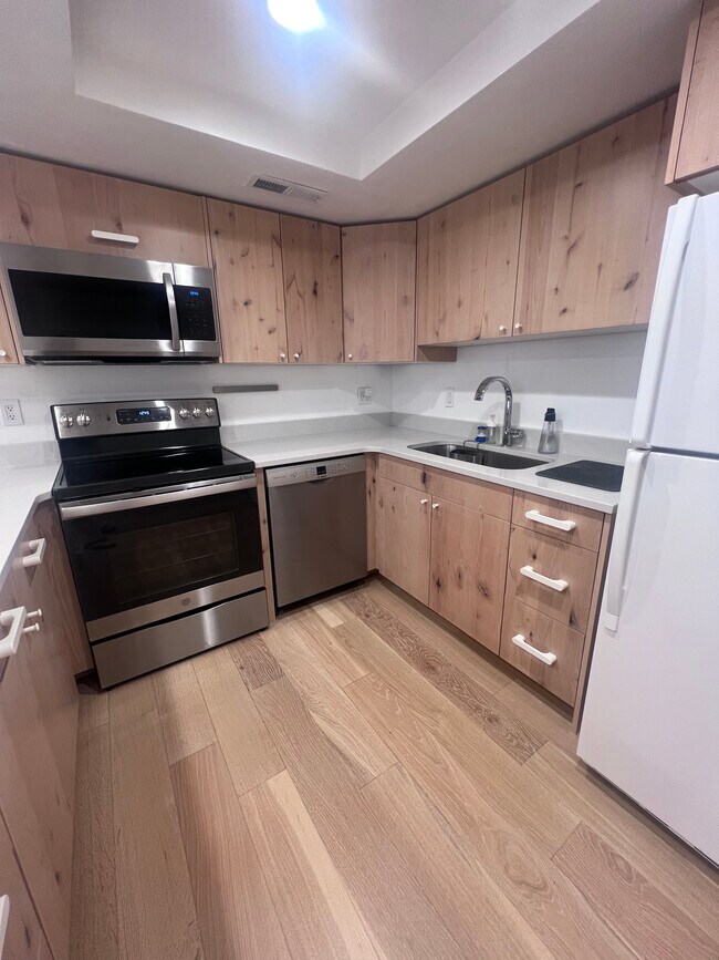 Primary Photo - 136 E 400 N