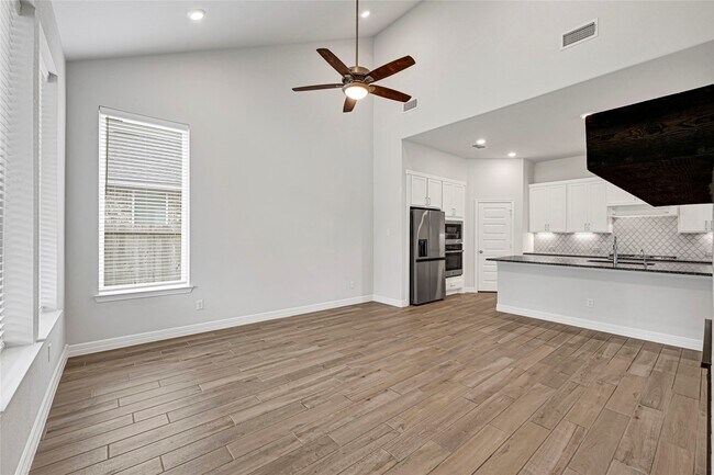 Building Photo - 9339 Galloway Wds Trl