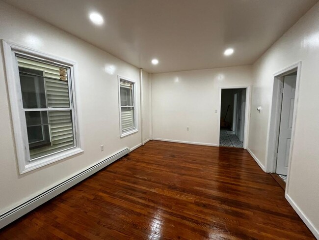 Building Photo - 207 Kearney St