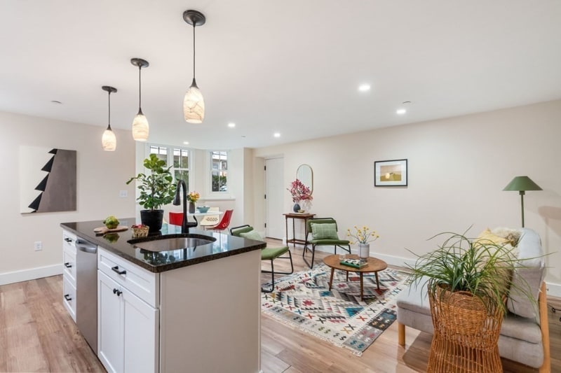 Building Photo - 18 Whitney Ave