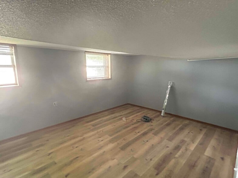 Building Photo - 1105 Mary Ave