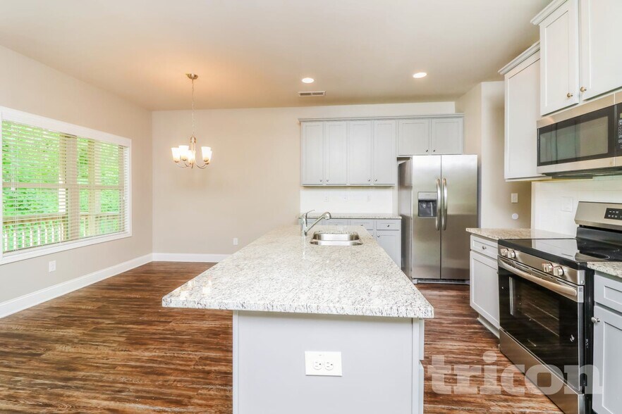 Building Photo - 673 Ireland Ln