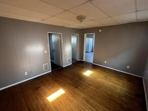 Building Photo - 76 Woodward St