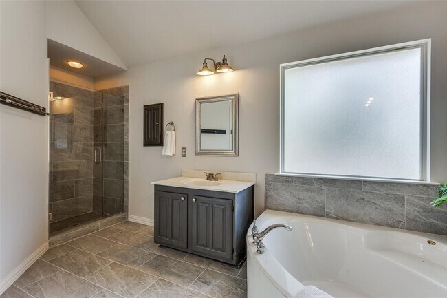Building Photo - Located in a highly desirable neighborhood.