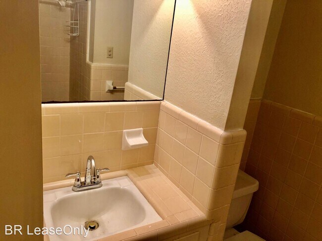 Building Photo - 3 br, 1.5 bath House - 8321 N. Essen Heights