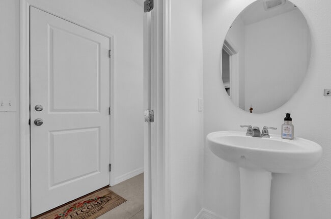 Building Photo - 3039 Springwell Lp